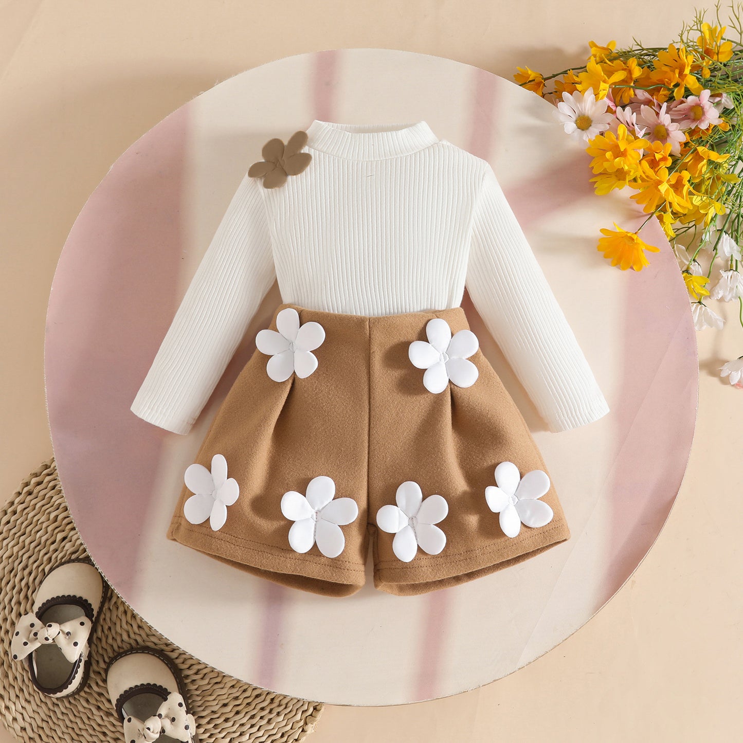 Tops Woolen Fabrics Applique Shorts Set