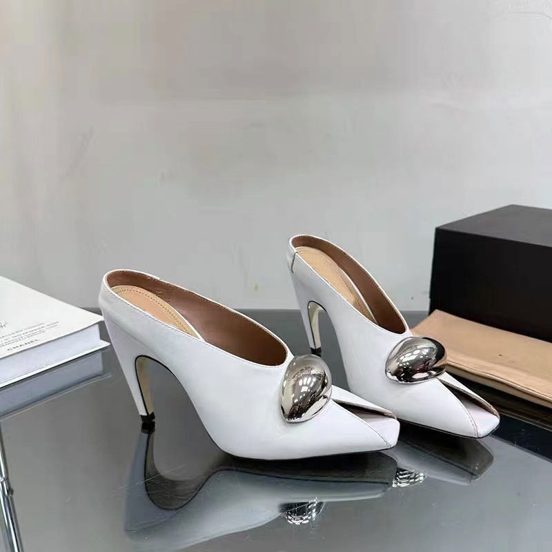 New High-heel Patent Leather Low-cut Shoes With A Square Buckle