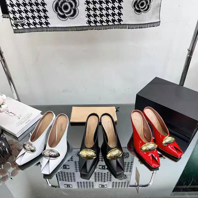 New High-heel Patent Leather Low-cut Shoes With A Square Buckle