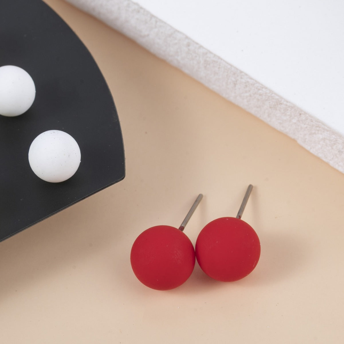 Popular Round Colorful Creative Resin Stud Earrings 12 Pairs Per Card