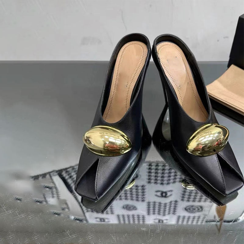 New High-heel Patent Leather Low-cut Shoes With A Square Buckle